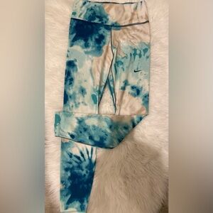 🌴🌊 Nike Dri-Fit Teal and Cream Tie-Dye Leggings - Tropical Vibes